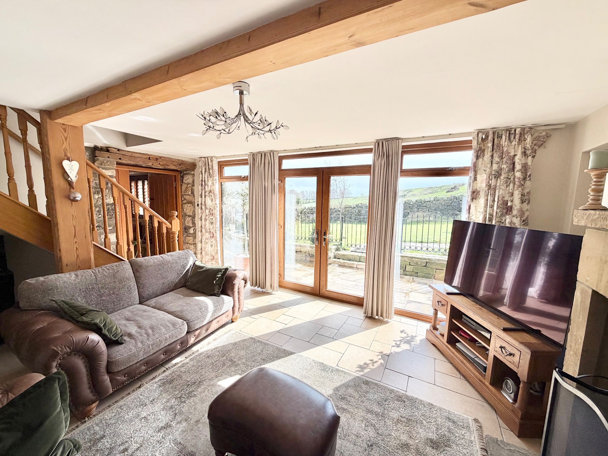 6 bedroom detached house For Sale in Luddendenfoot - Photograph 16.