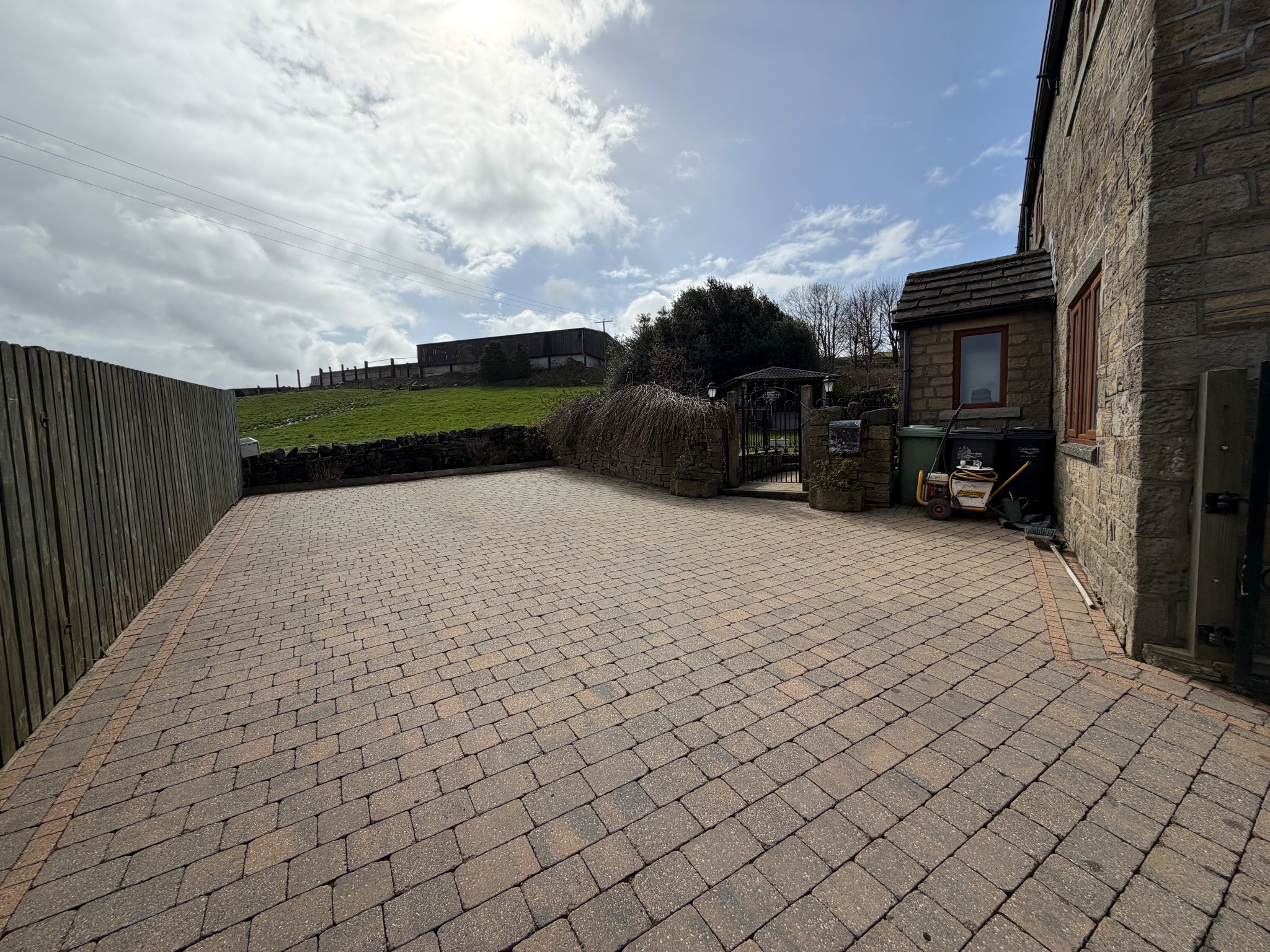 6 bedroom detached house For Sale in Luddendenfoot - Photograph 37.