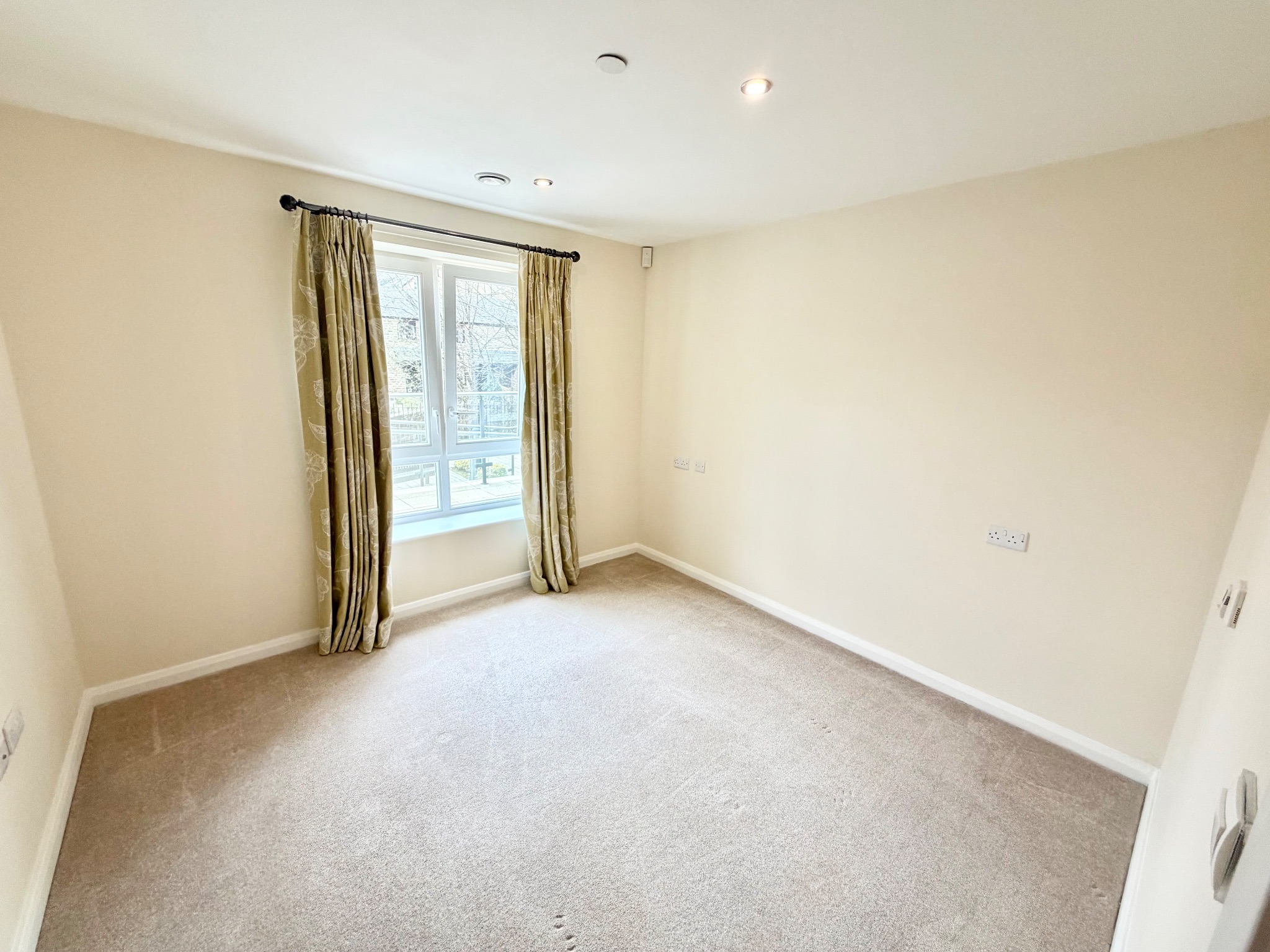 2 bedroom apartment flat/apartment For Sale in Hebden Bridge - Photograph 11.