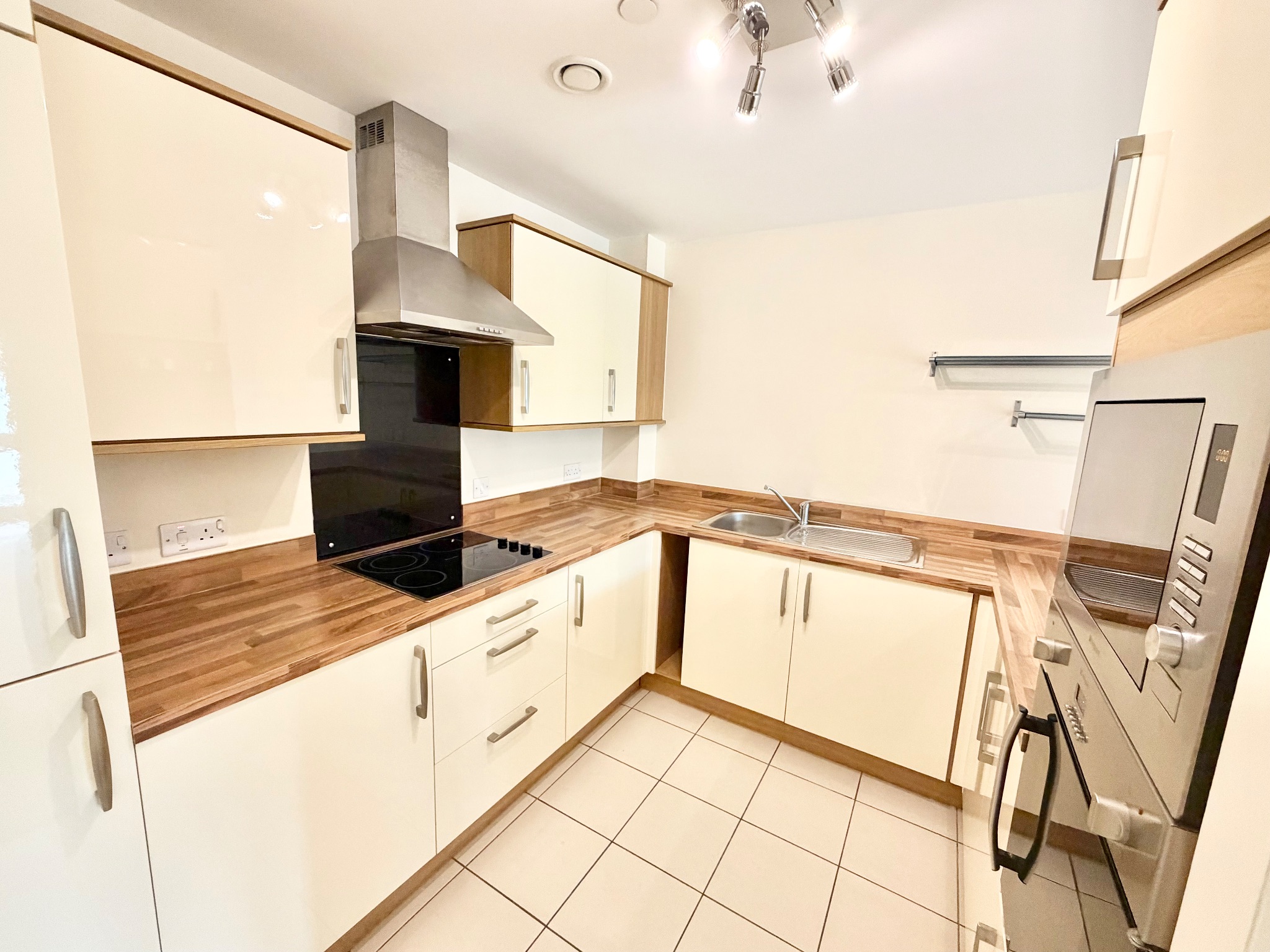 2 bedroom apartment flat/apartment For Sale in Hebden Bridge - Photograph 4.