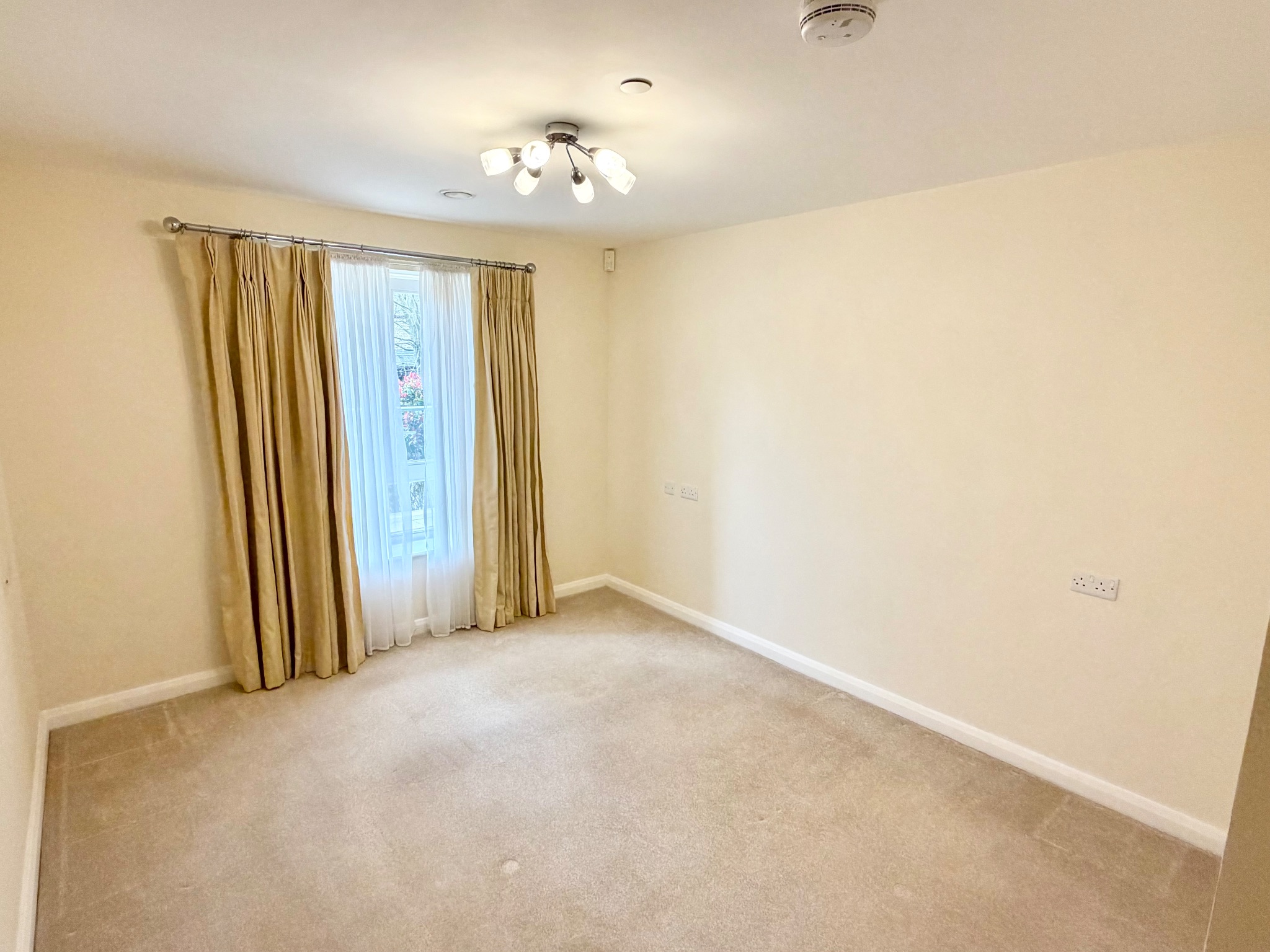 2 bedroom apartment flat/apartment For Sale in Hebden Bridge - Photograph 7.