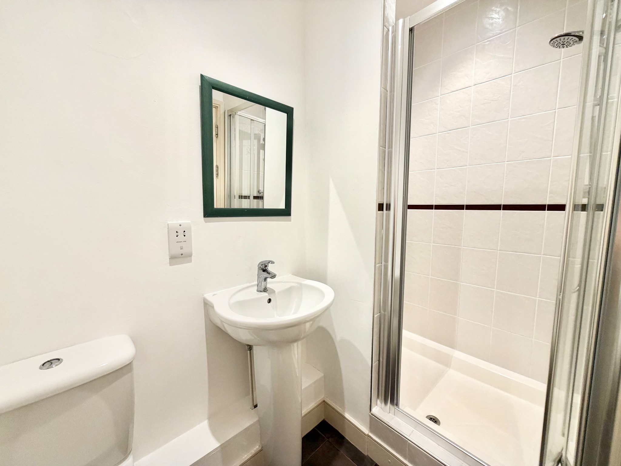 3 bedroom duplex flat/apartment To Let in Todmorden - Photograph 10.