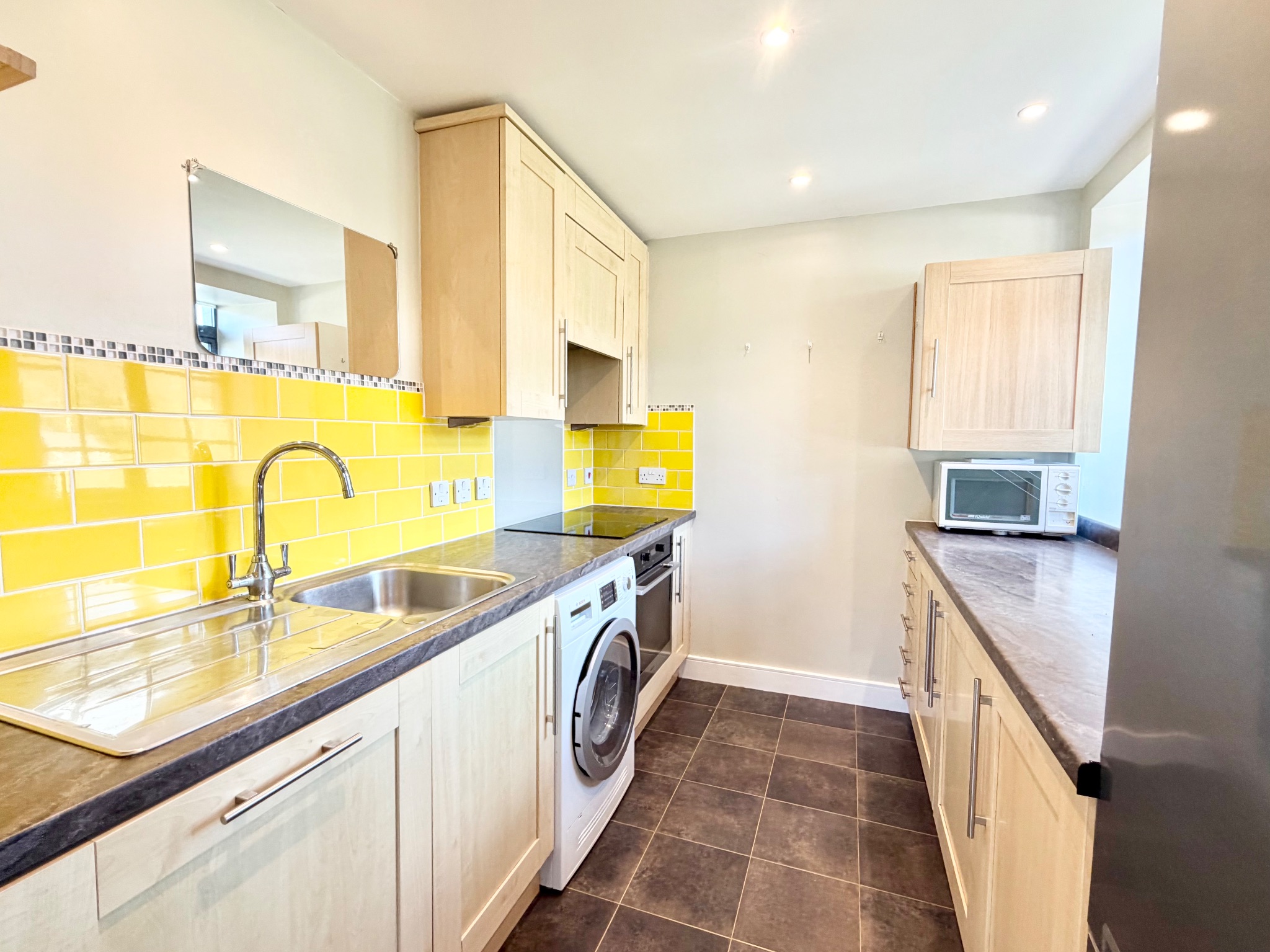3 bedroom duplex flat/apartment To Let in Todmorden - Photograph 4.