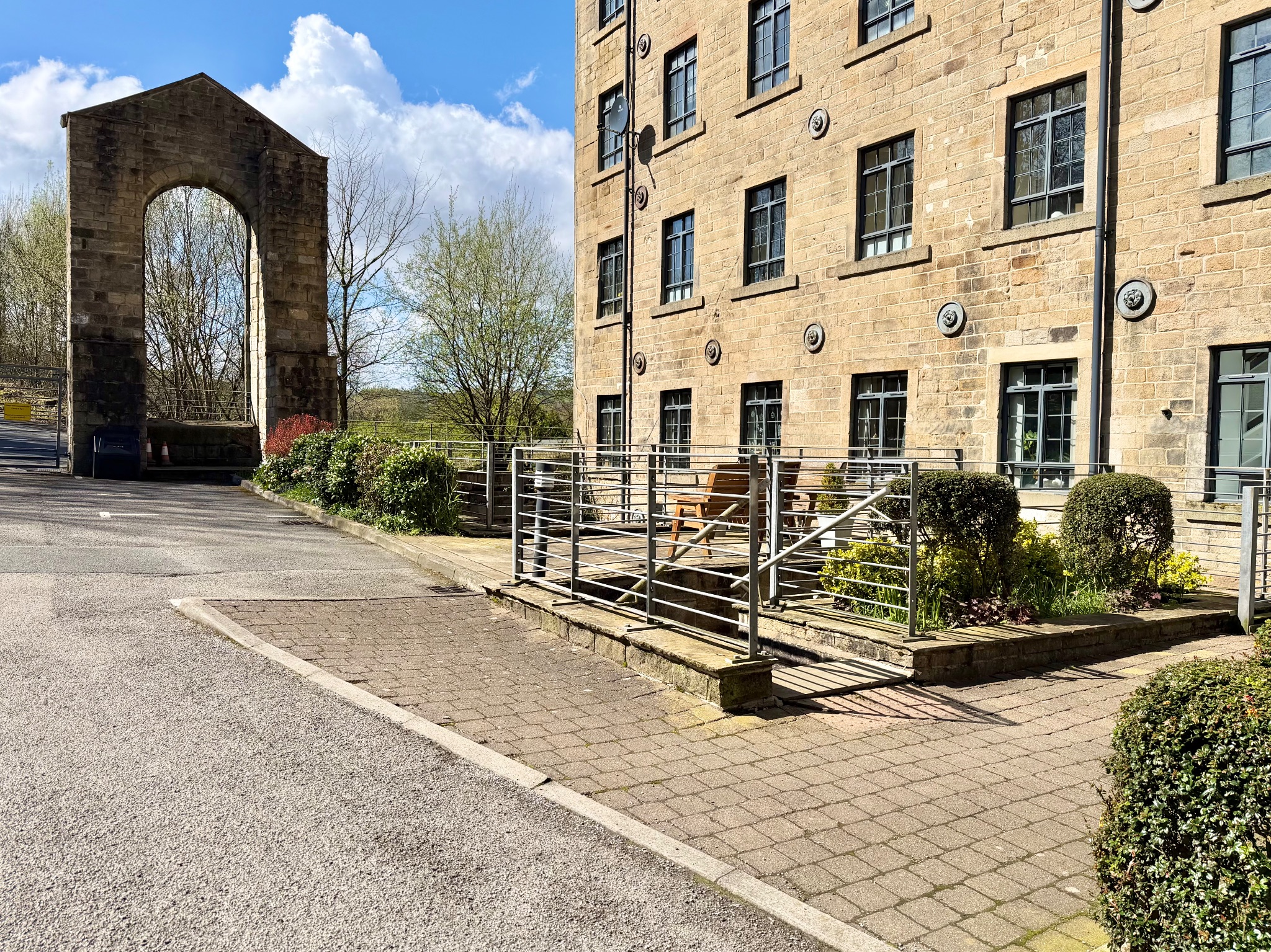 3 bedroom duplex flat/apartment To Let in Todmorden - Photograph 13.