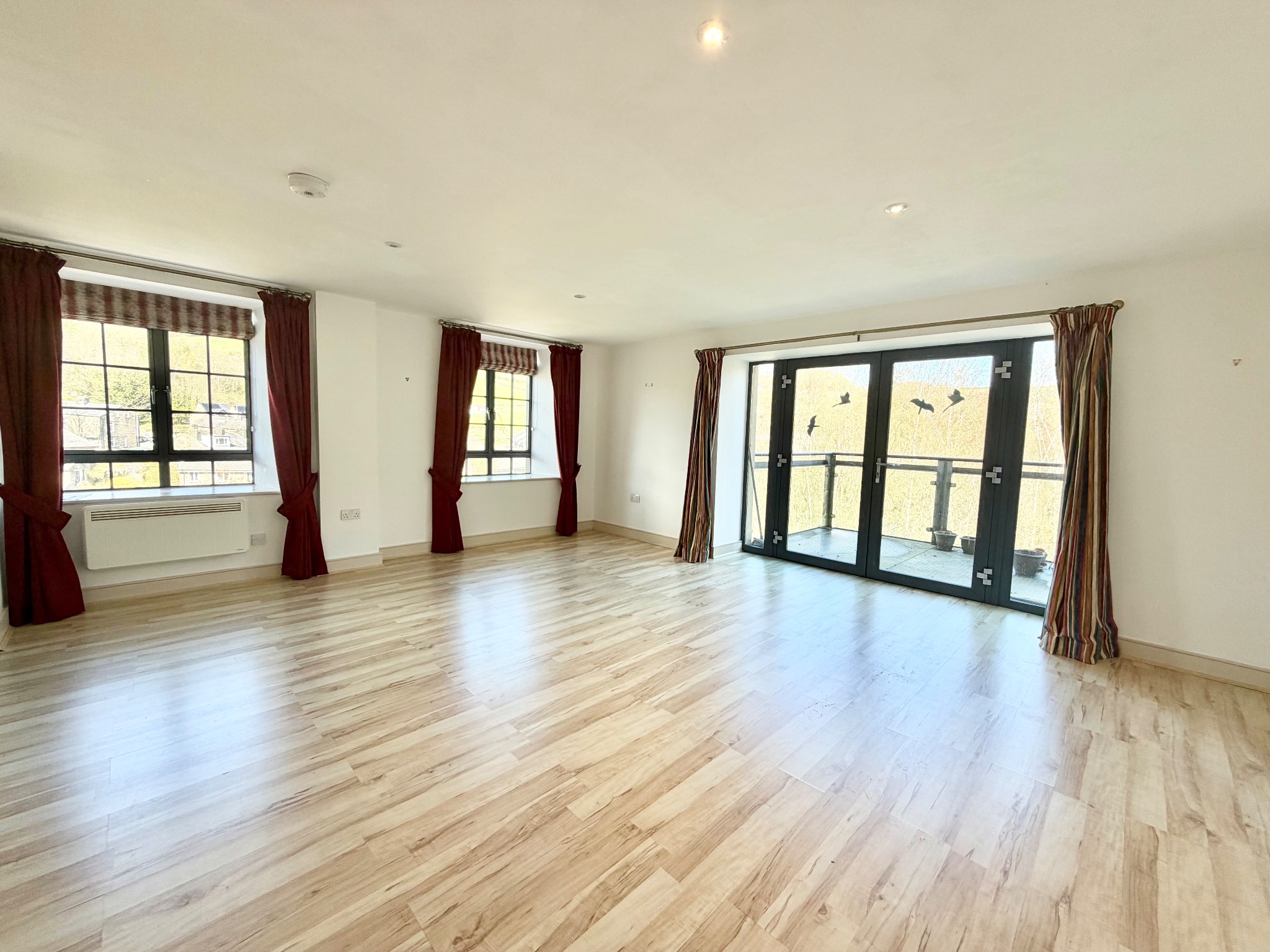 3 bedroom duplex flat/apartment To Let in Todmorden - Property photograph.