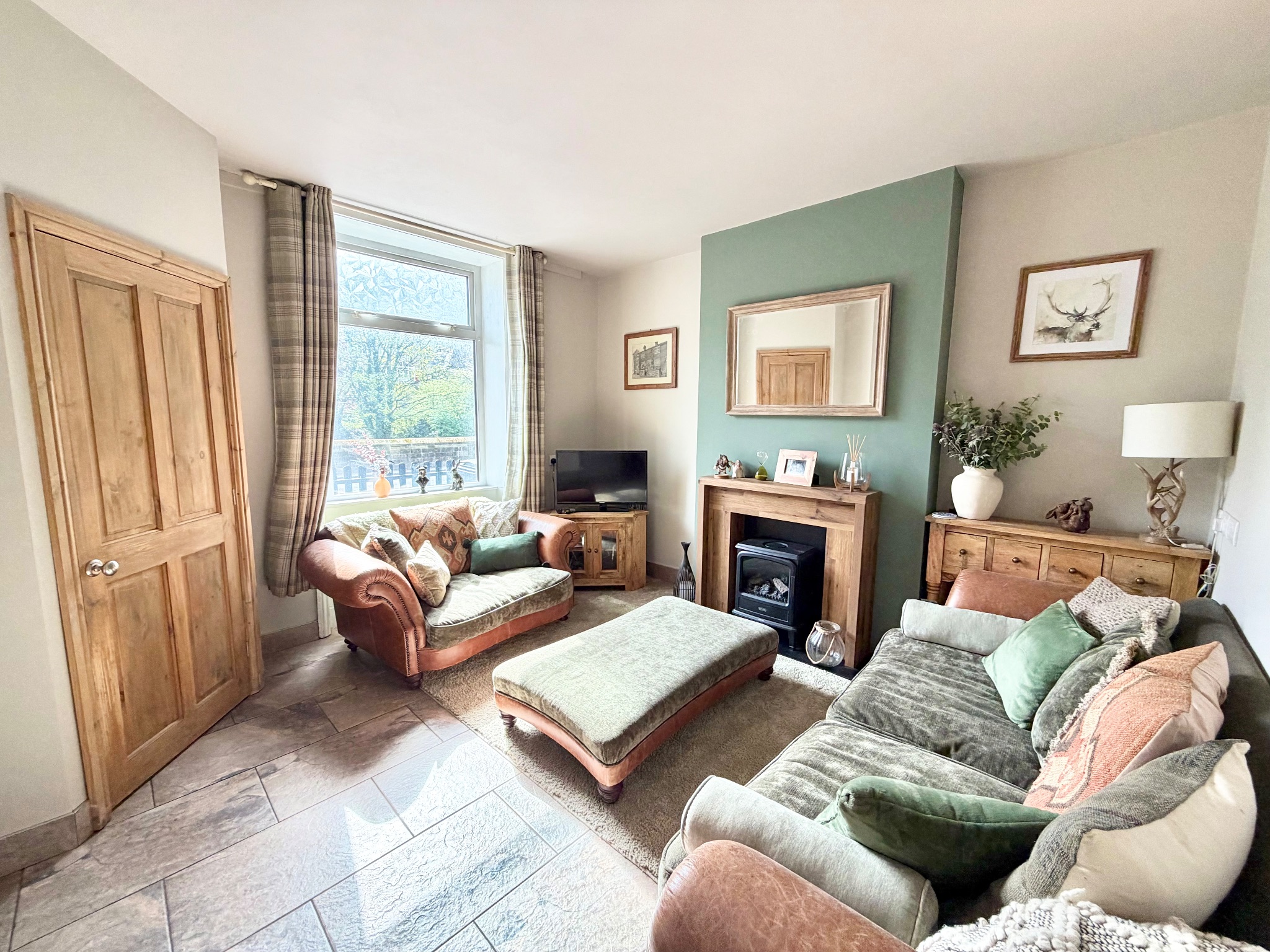 3 bedroom mid terraced house For Sale in Hebden Bridge - Photograph 2.