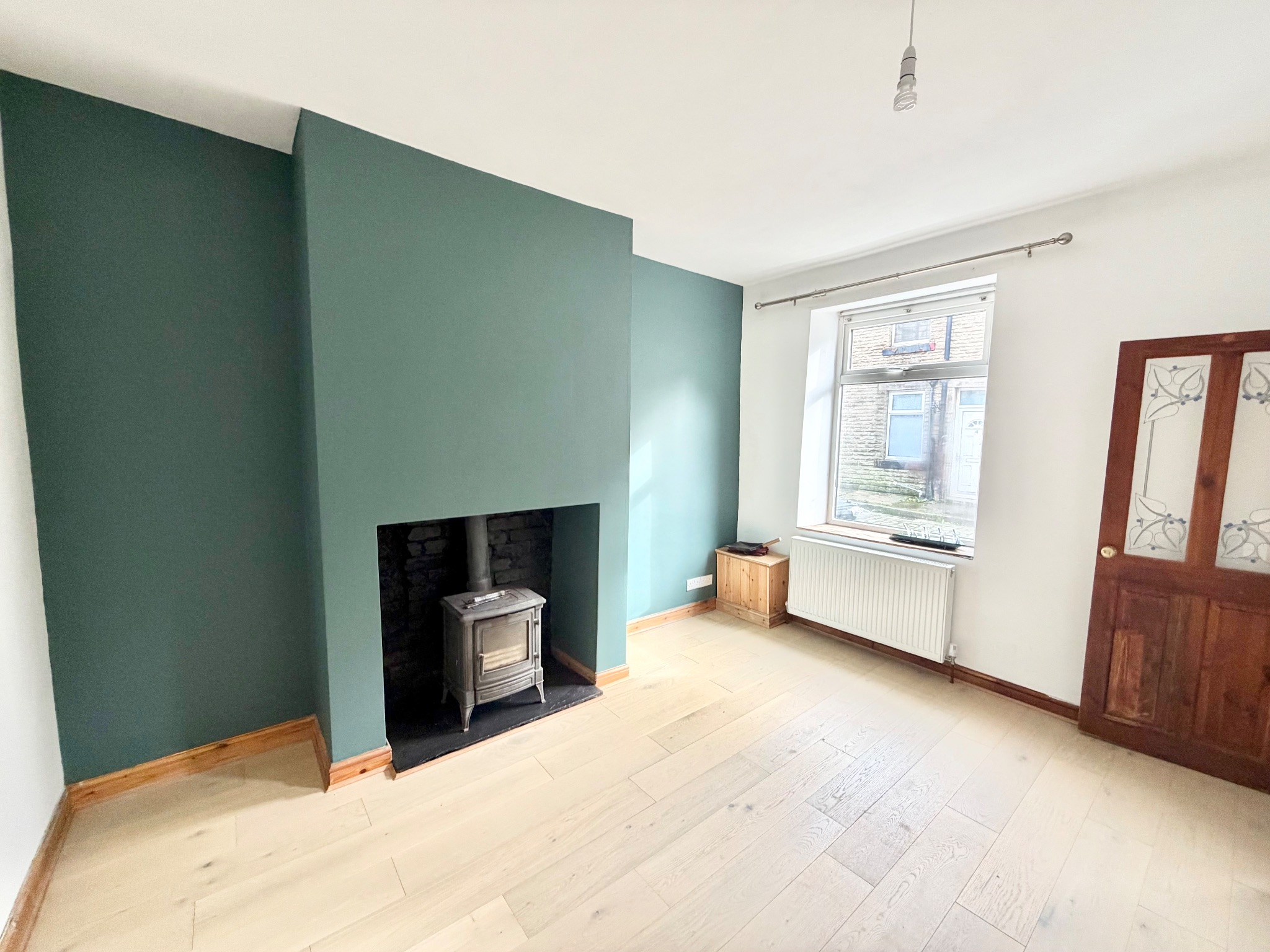 3 bedroom end terraced house To Let in Todmorden - Property photograph.