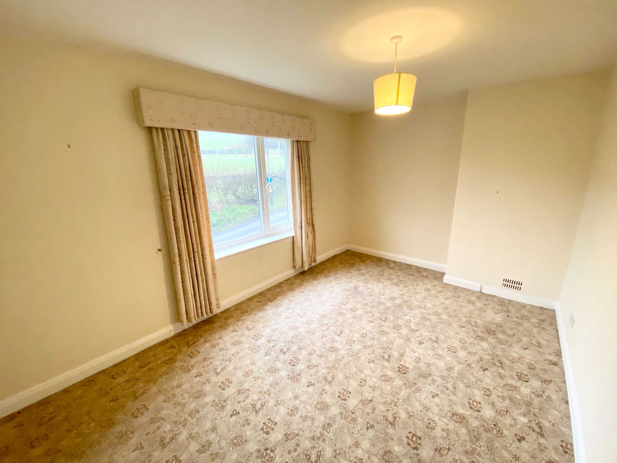 2 bedroom mid terraced house Let Agreed in Mytholmroyd - Principal Bedroom