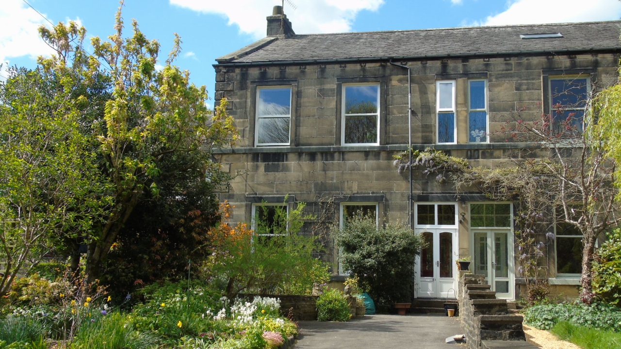 4 bedroom villa house SSTC in Hebden Bridge - Main image