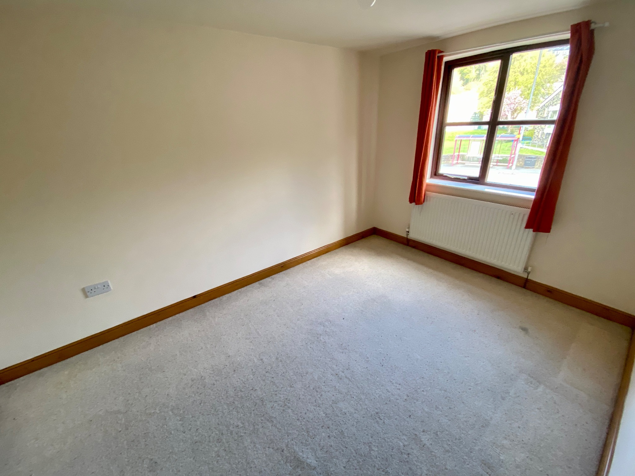 4 bedroom mid terraced house Let Agreed in Hebden Bridge - Photograph 9