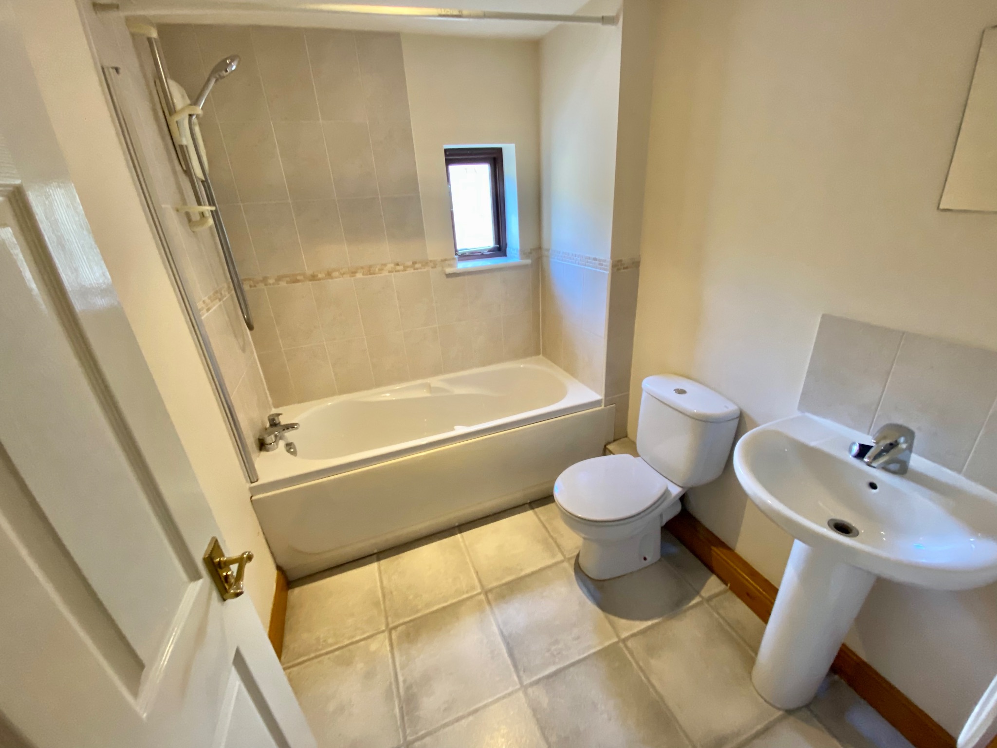 4 bedroom mid terraced house Let Agreed in Hebden Bridge - Photograph 5