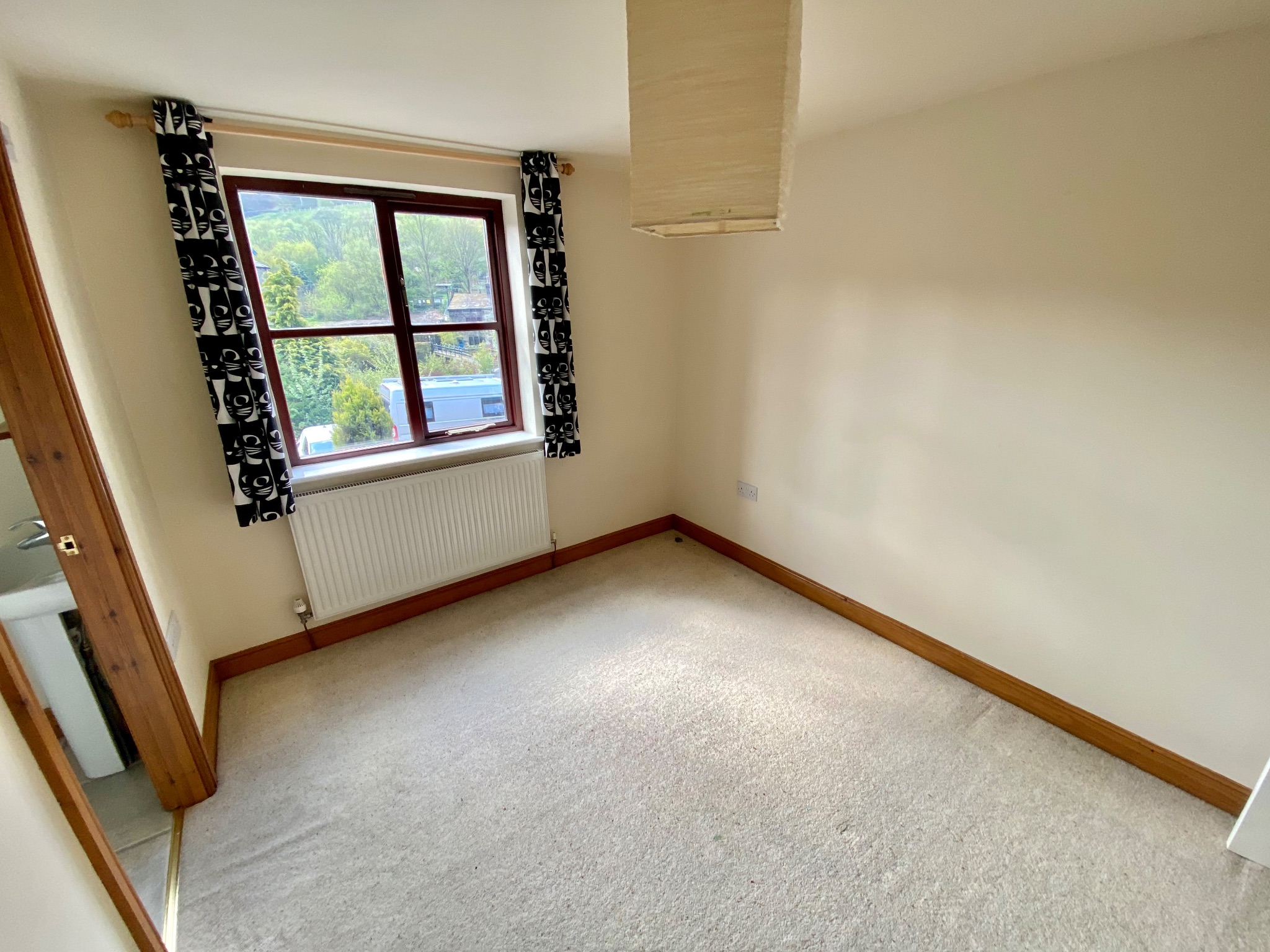 4 bedroom mid terraced house Let Agreed in Hebden Bridge - Photograph 6