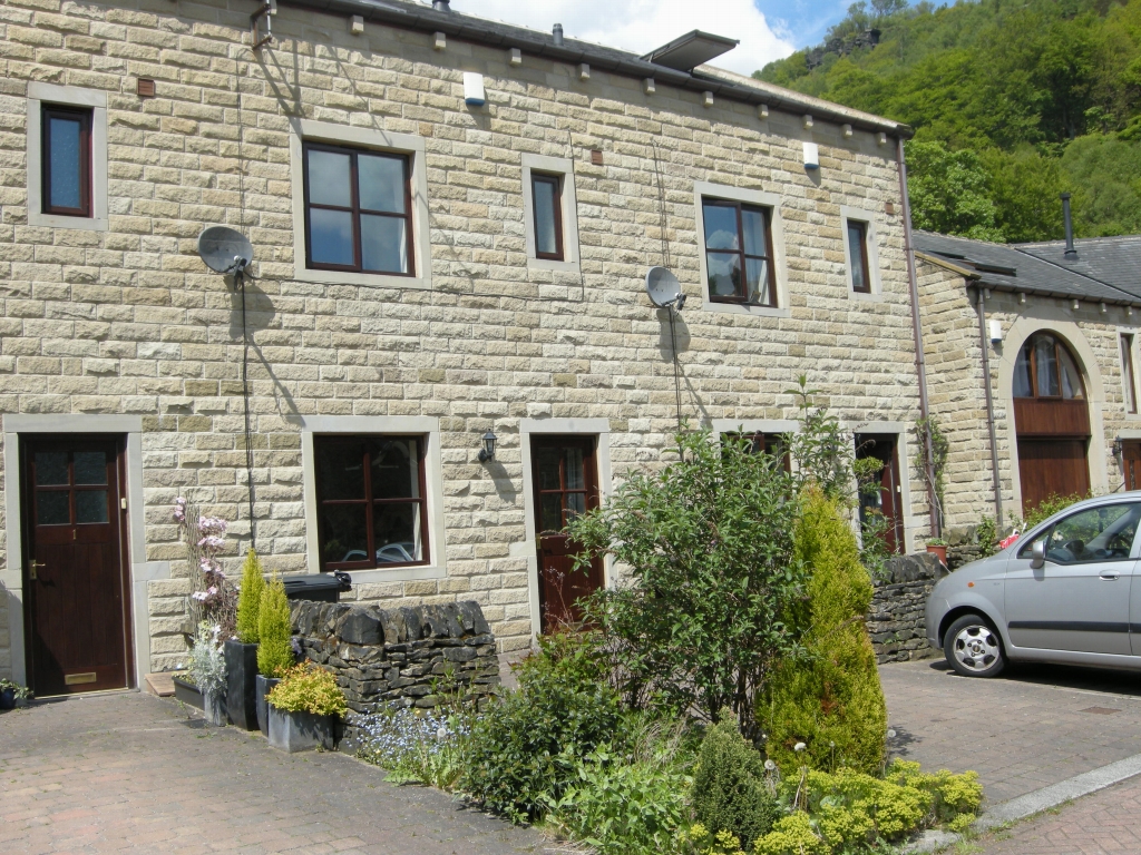 4 bedroom mid terraced house Let Agreed in Hebden Bridge - Photograph 1