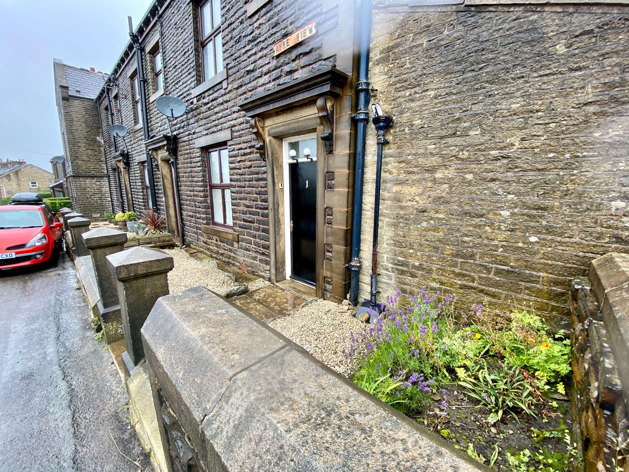 2 bedroom end terraced house To Let in Old Town, Hebden Bridge - Photograph 4