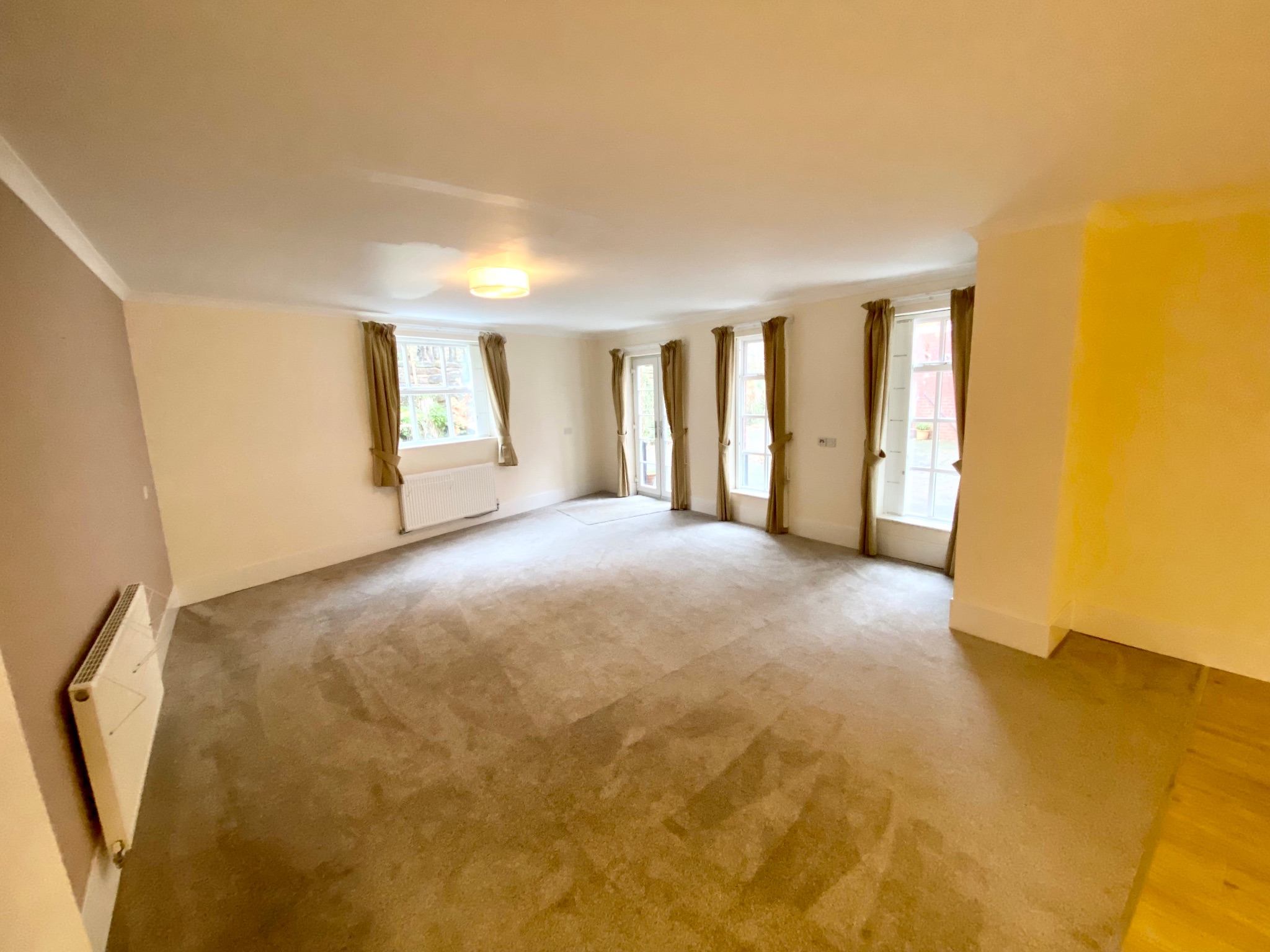 2 bedroom ground floor flat/apartment Let Agreed in Hebden Bridge - Photograph 5
