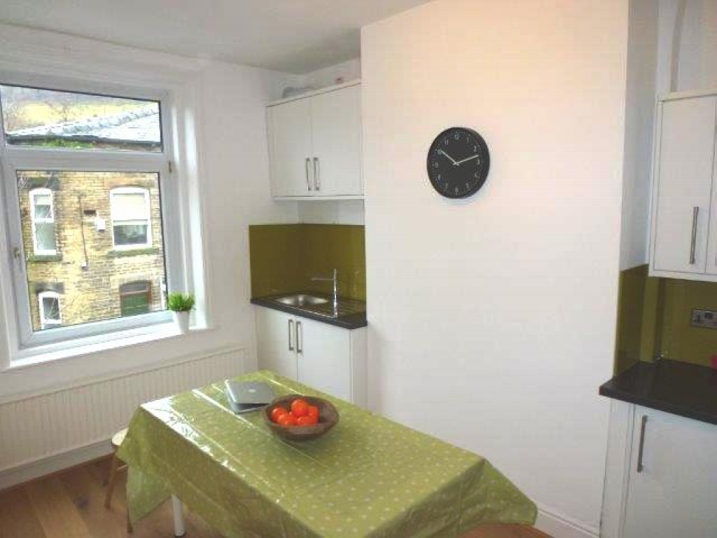 2 bedroom apartment flat/apartment To Let in Hebden Bridge - Photograph 6