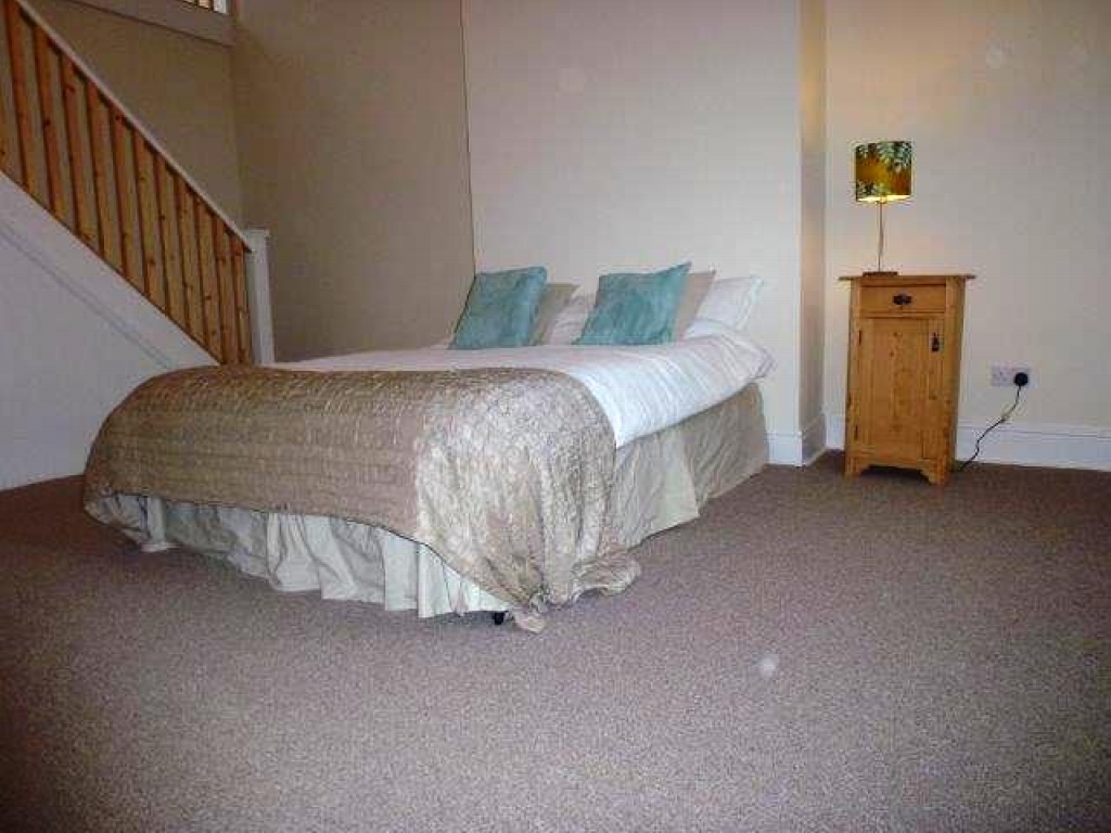 2 bedroom apartment flat/apartment To Let in Hebden Bridge - Photograph 12