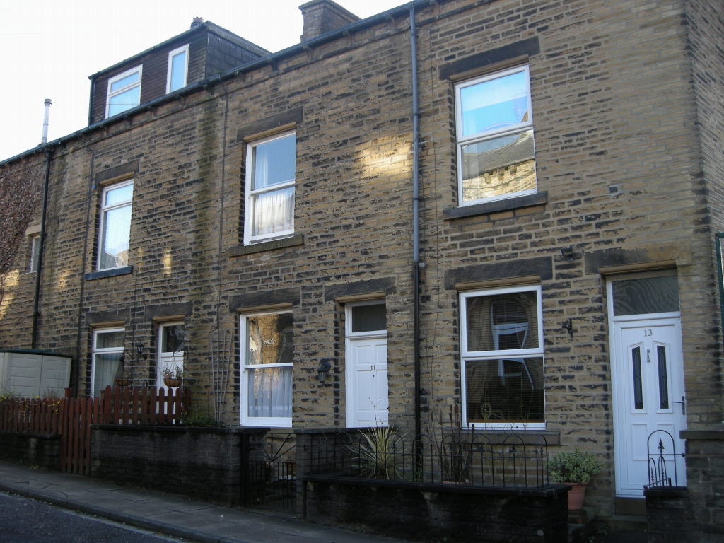 2 bedroom mid terraced house For Sale in Hebden Bridge - Photograph 1