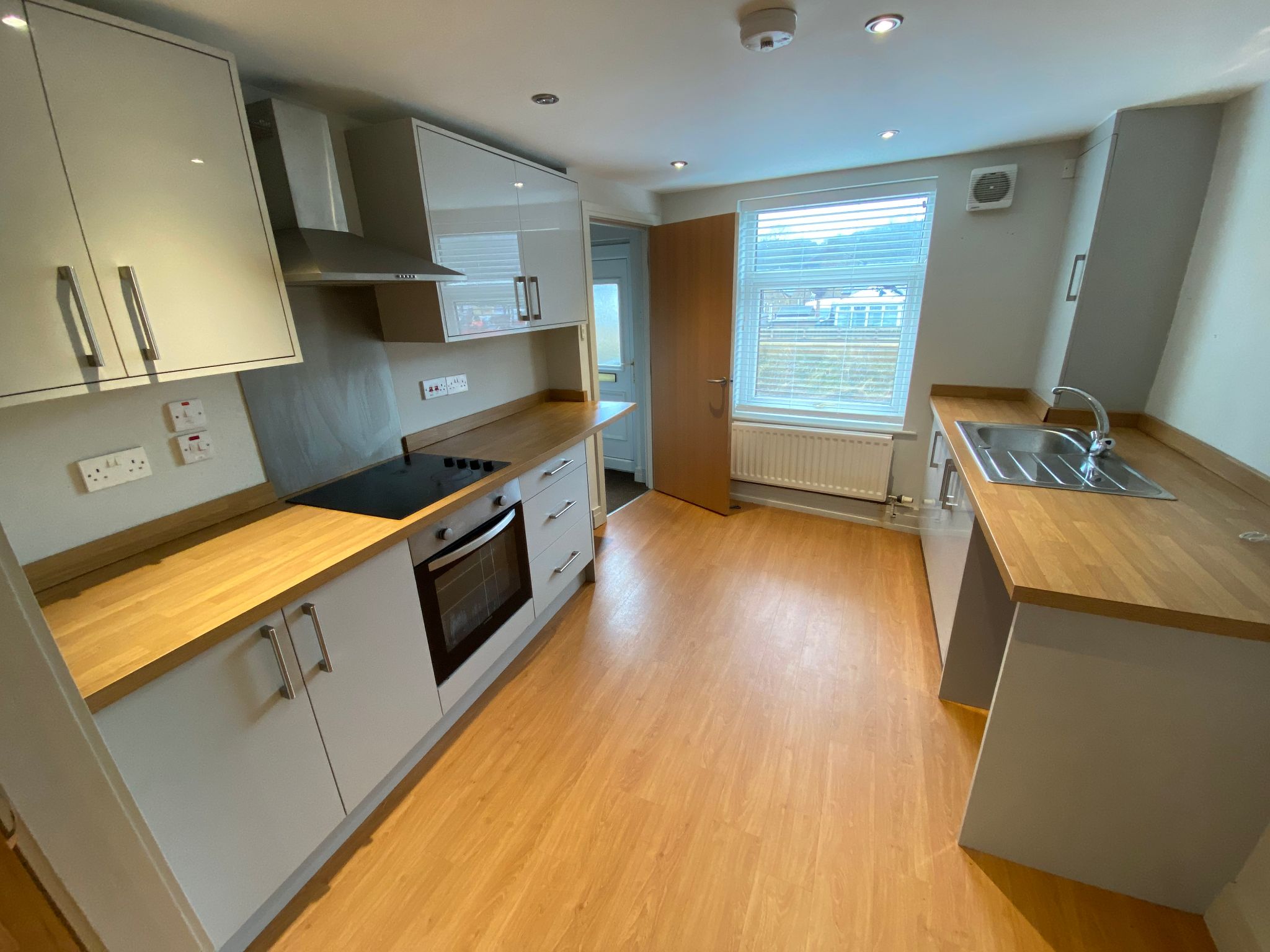 1 bedroom apartment flat/apartment To Let in Mytholmroyd - Photograph 1