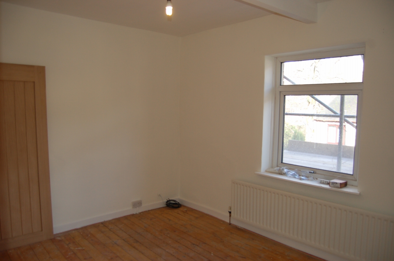 2 bedroom cottage house Let Agreed in Hebden Bridge - Photograph 5