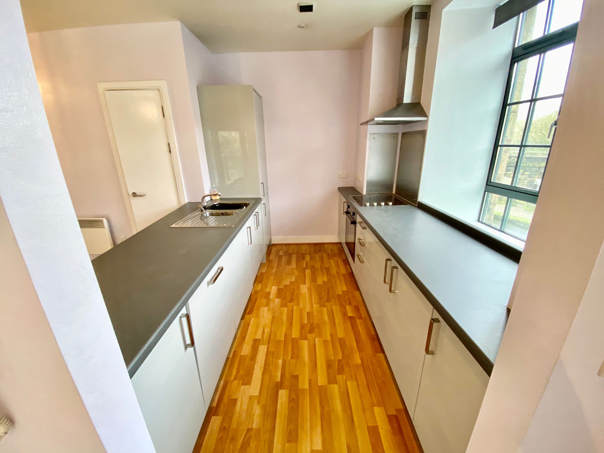 2 bedroom apartment flat/apartment Let Agreed in Todmorden - Photograph 4