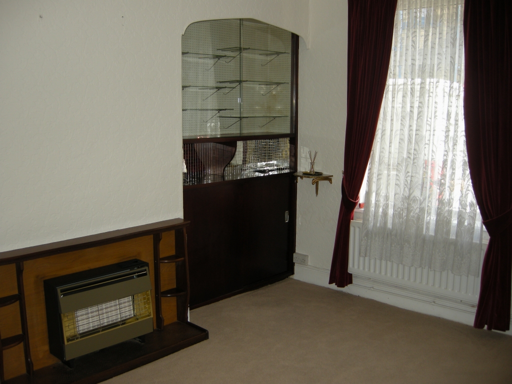 2 bedroom mid terraced house To Let in Hebden Bridge - Photograph 3