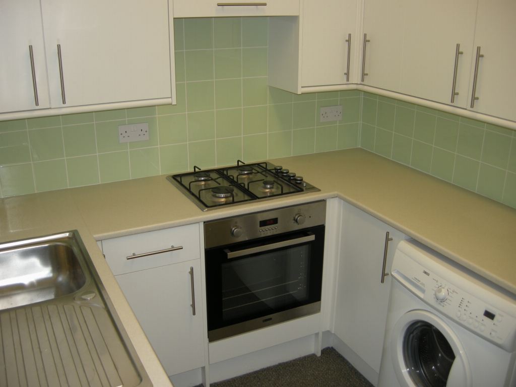 2 bedroom mid terraced house To Let in Hebden Bridge - Photograph 2