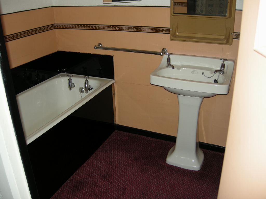 2 bedroom mid terraced house To Let in Hebden Bridge - Photograph 9