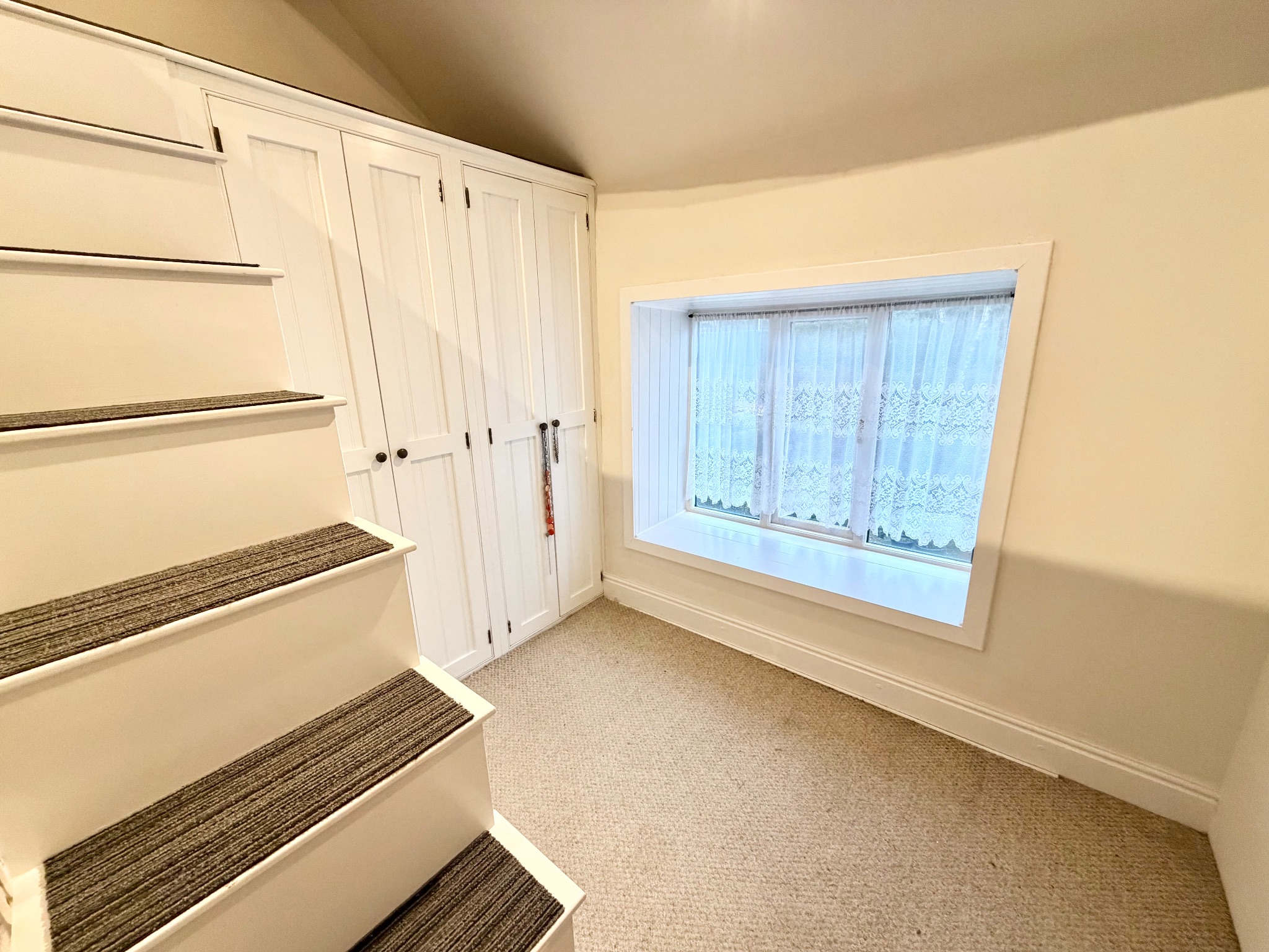 2 bedroom end terraced house For Sale in Hebden Bridge - Photograph 10.