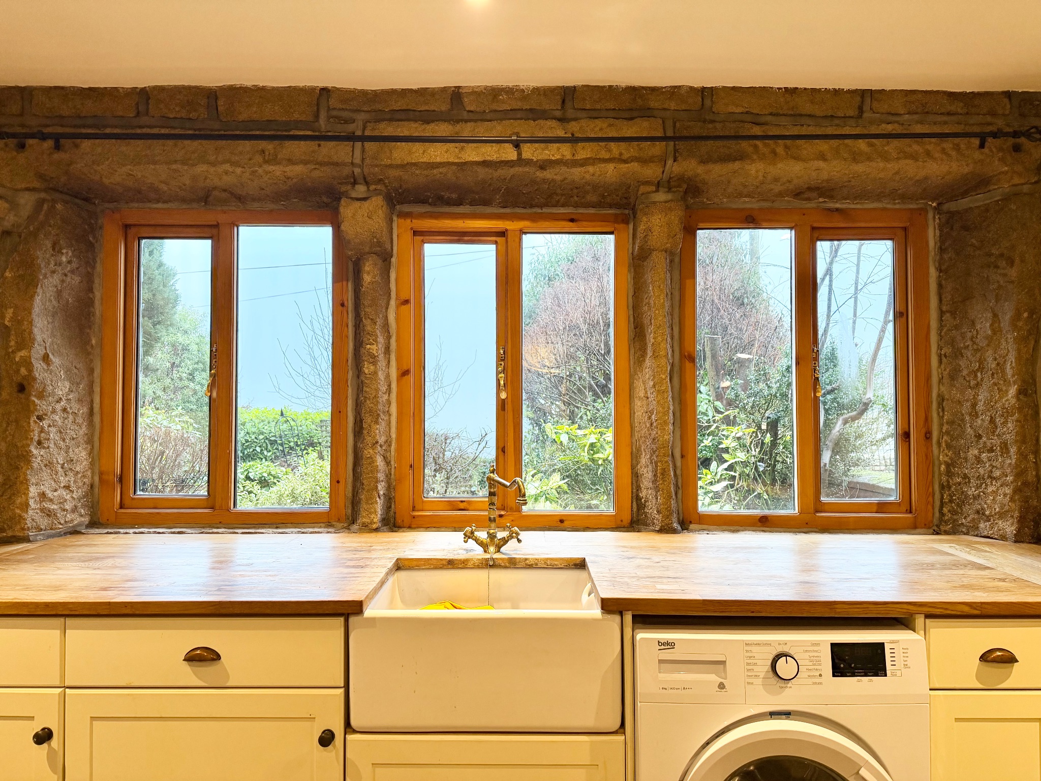 2 bedroom end terraced house For Sale in Hebden Bridge - Photograph 5.