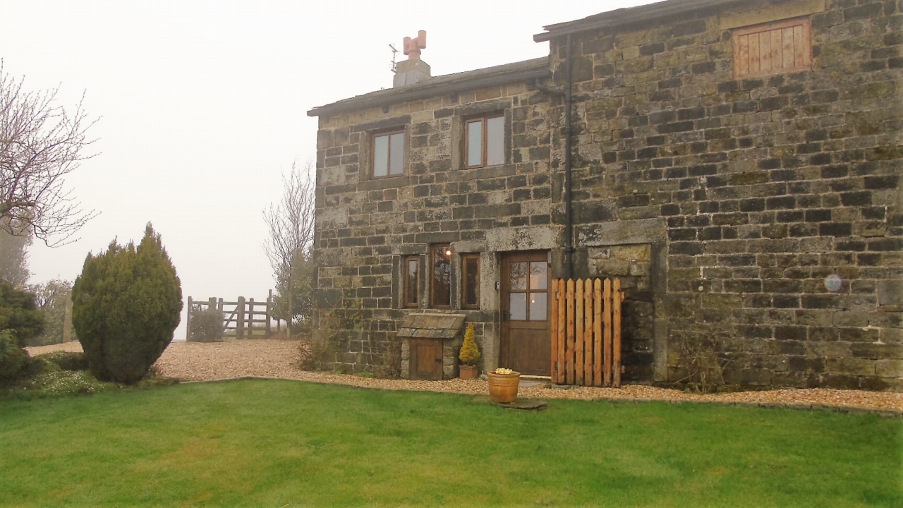 2 bedroom semi-detached house To Let in Todmorden - Photograph 1