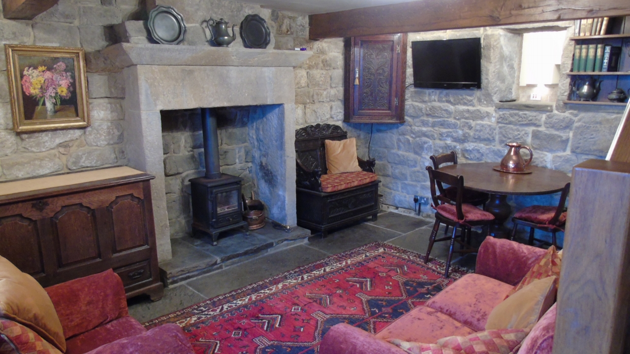 2 bedroom semi-detached house To Let in Todmorden - Photograph 3