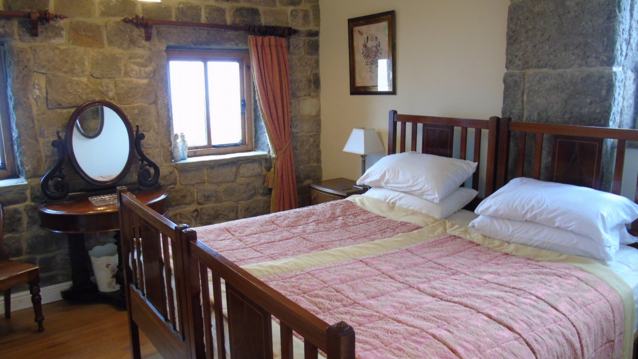 2 bedroom semi-detached house To Let in Todmorden - Photograph 6