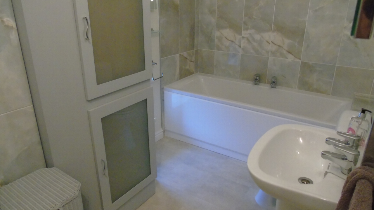 2 bedroom semi-detached house To Let in Todmorden - Photograph 7