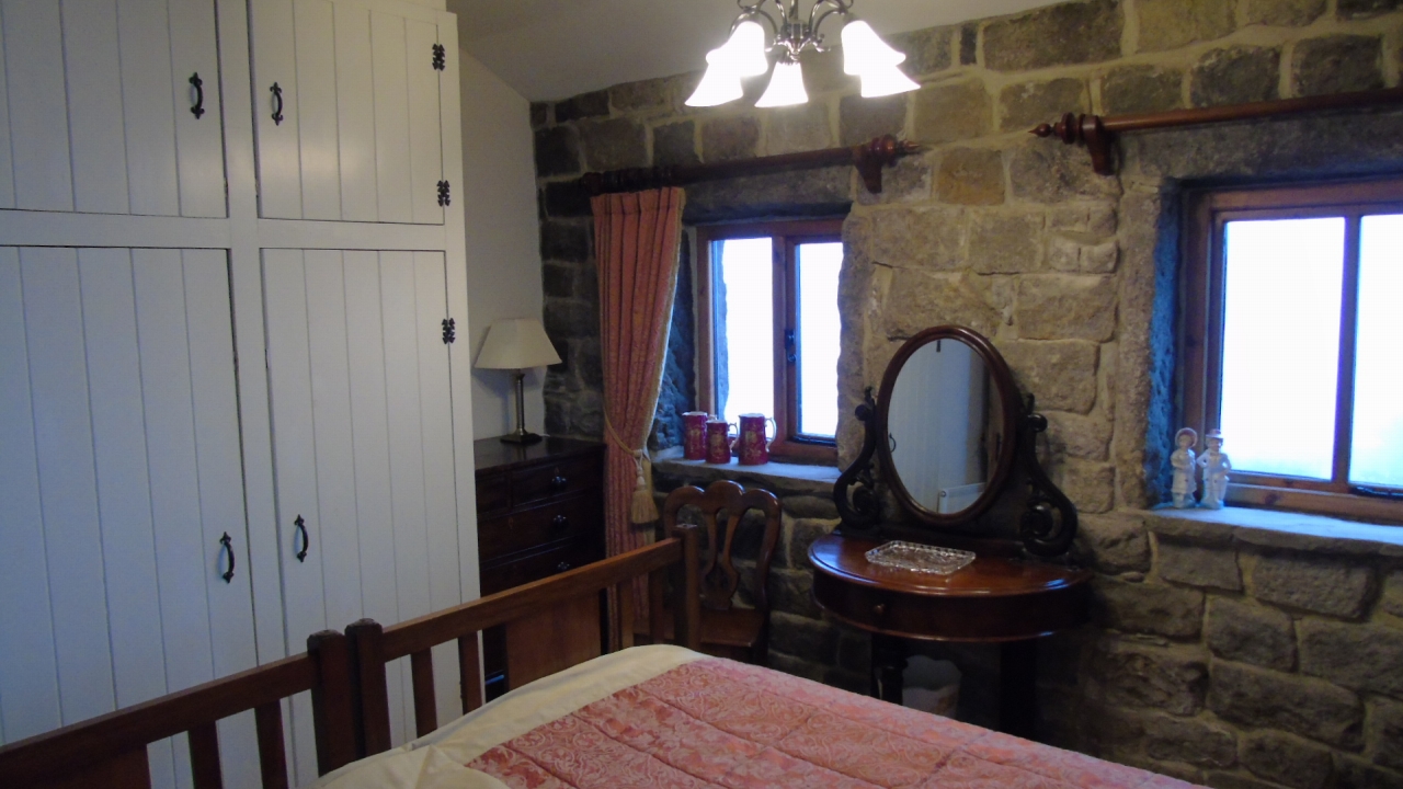 2 bedroom semi-detached house To Let in Todmorden - Photograph 10
