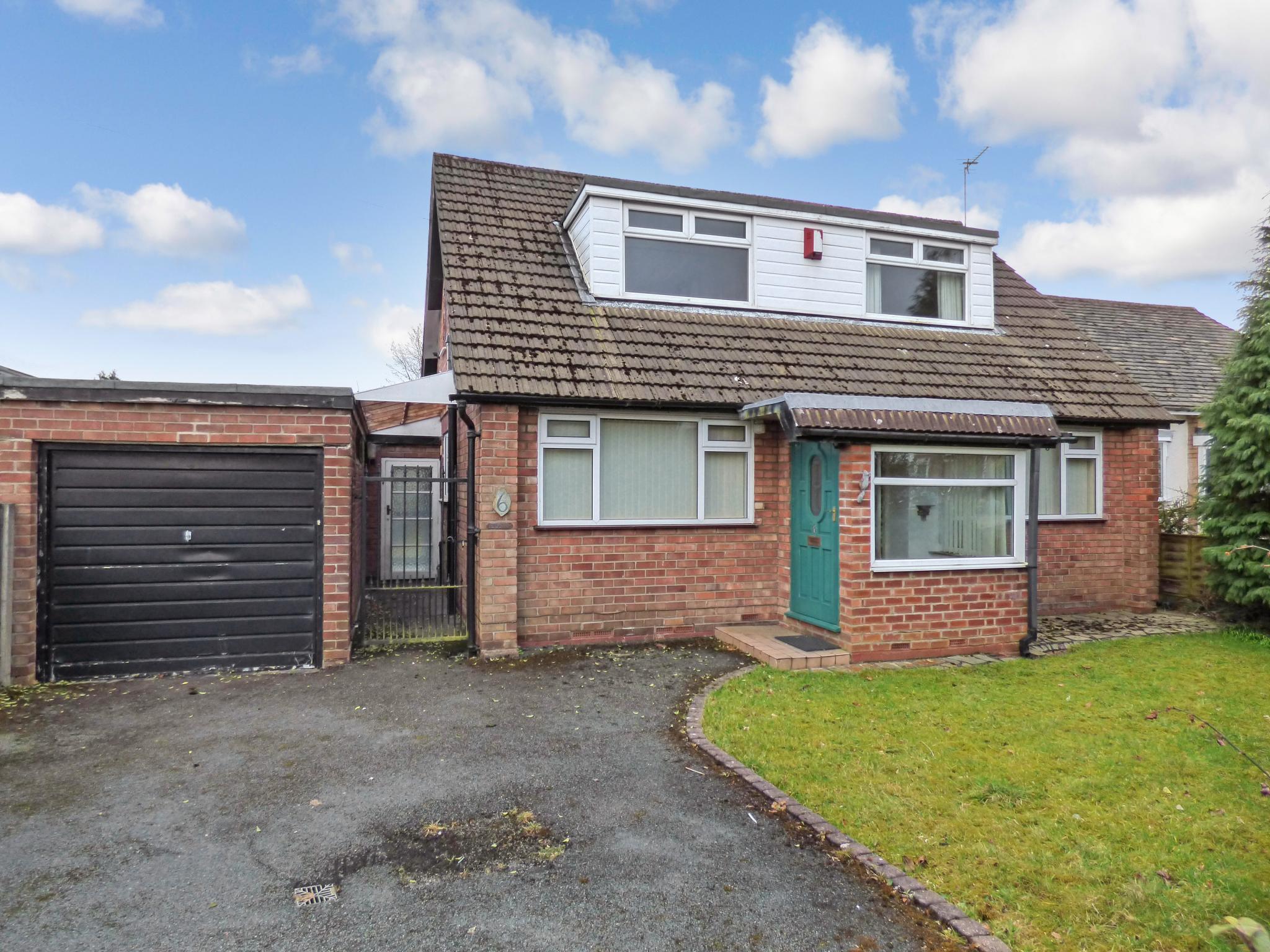 3 Bed Detached Bungalow For Sale - Photograph 1