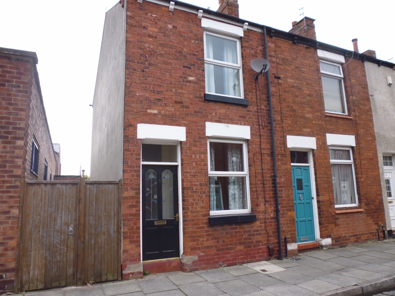 2 Bed End Terraced House For Sale - Main Image