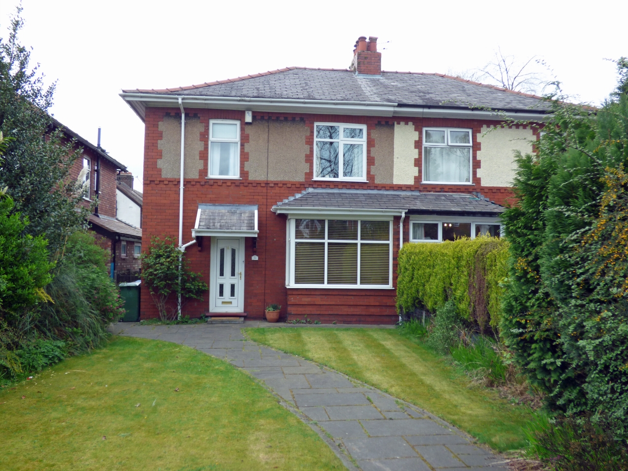 3 Bed Semi-detached House For Sale - Main Image