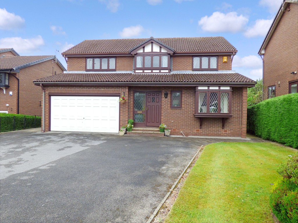 4 Bed Detached House For Sale - Main Image