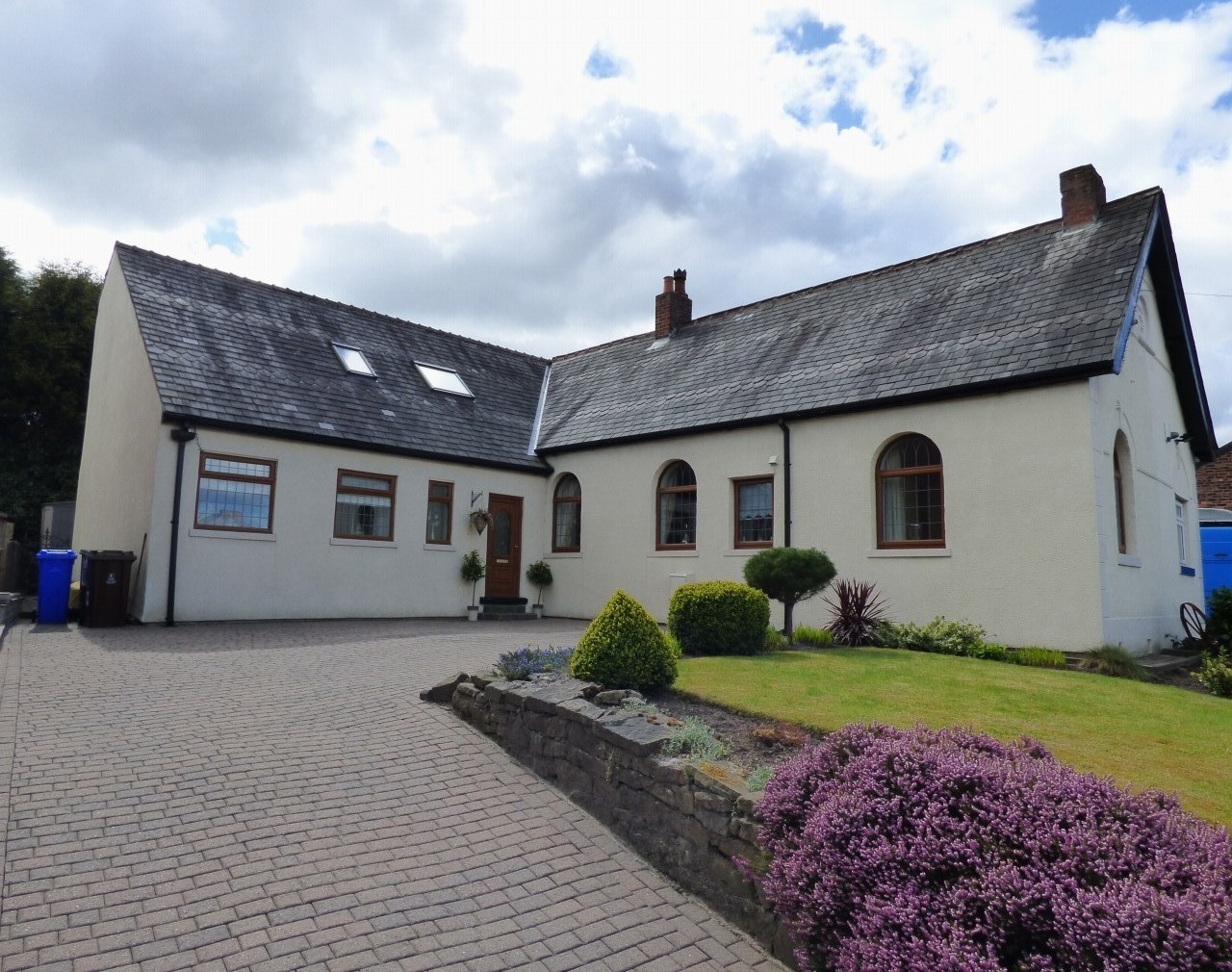 Semi-detached House For Sale - Main Image