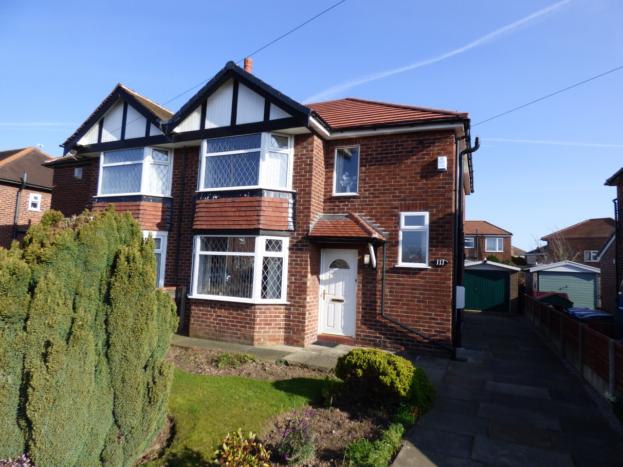 3 Bed Semi-detached House For Sale - Photograph 1
