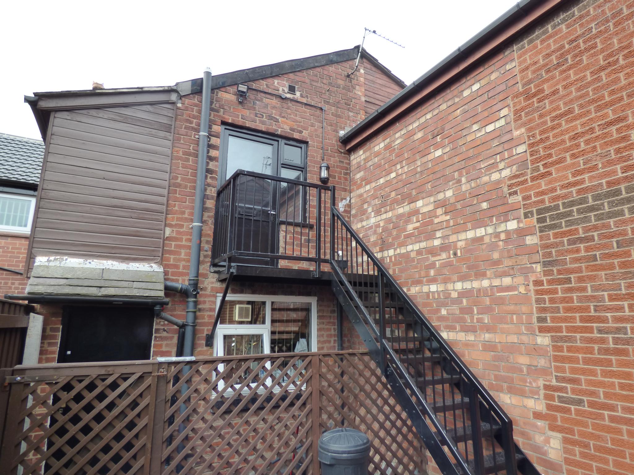 1 Bed Apartment Flat/apartment To Rent - Photograph 1