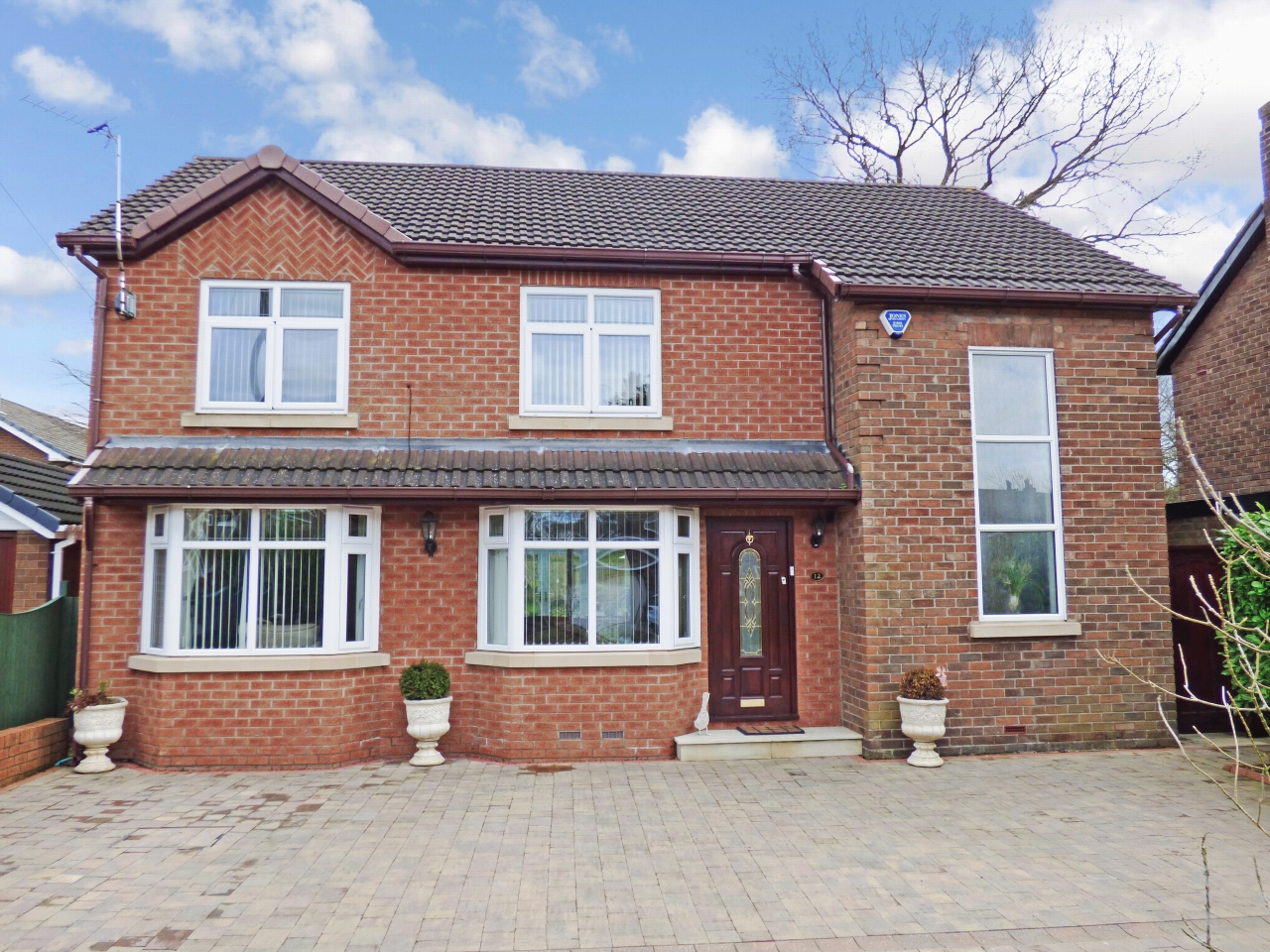 4 Bed Detached House For Sale - Main Image
