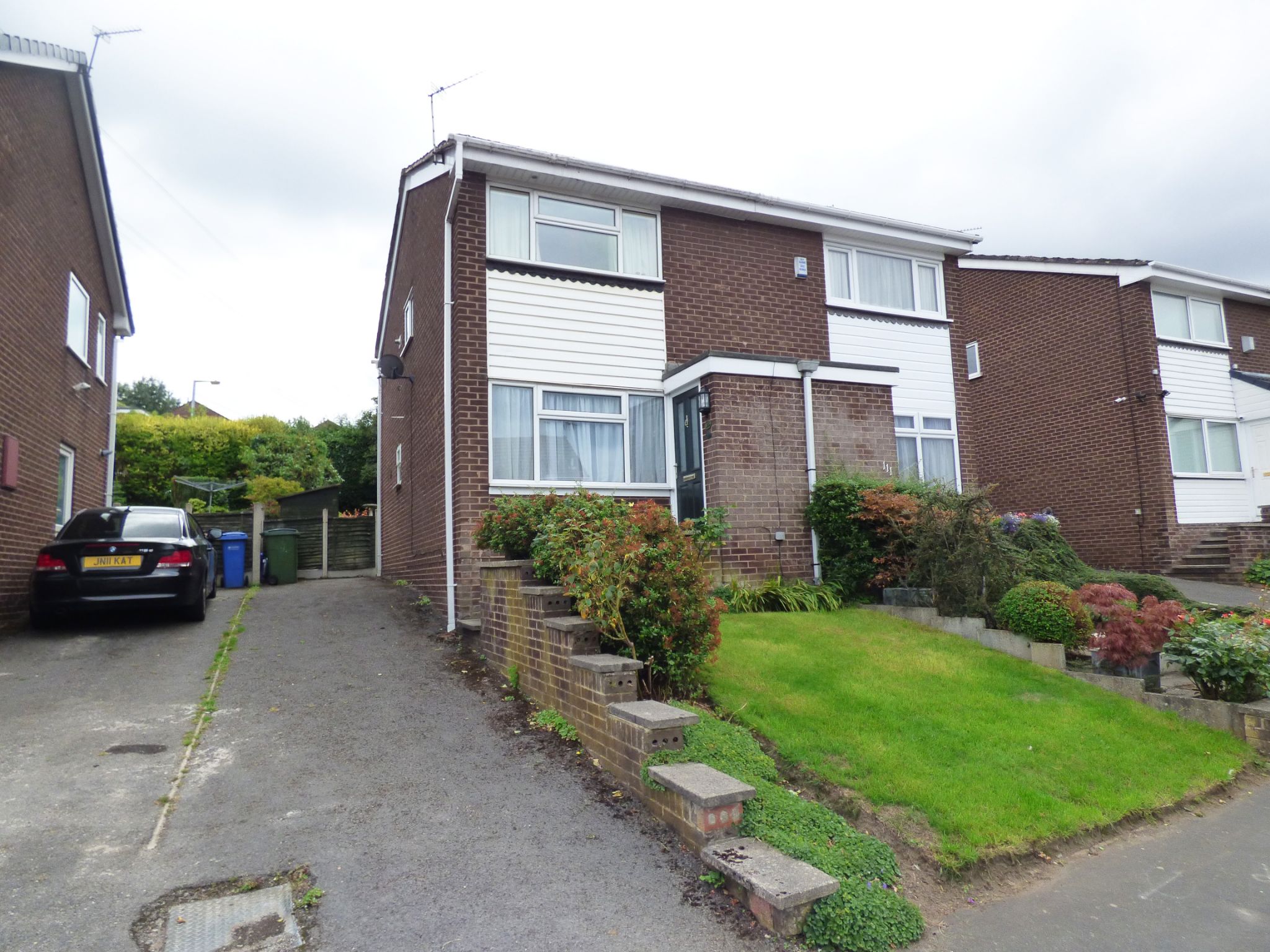 2 Bed Semi-detached House For Sale - Photograph 1