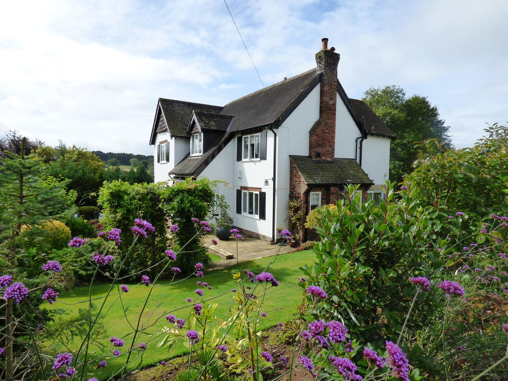 4 Bed Detached House To Rent - 1
