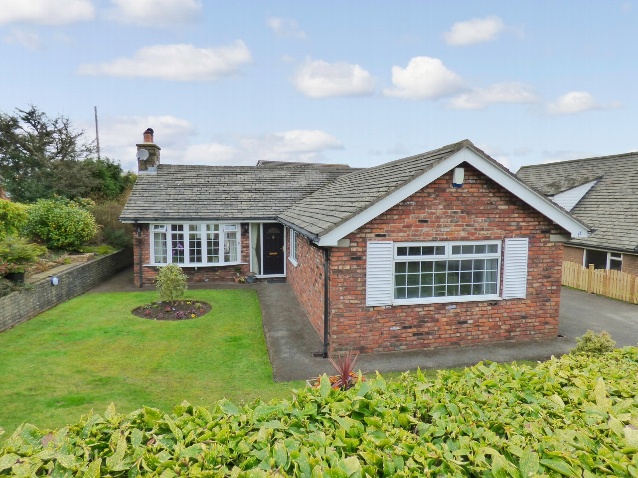 3 Bed Detached Bungalow For Sale - Photograph 1