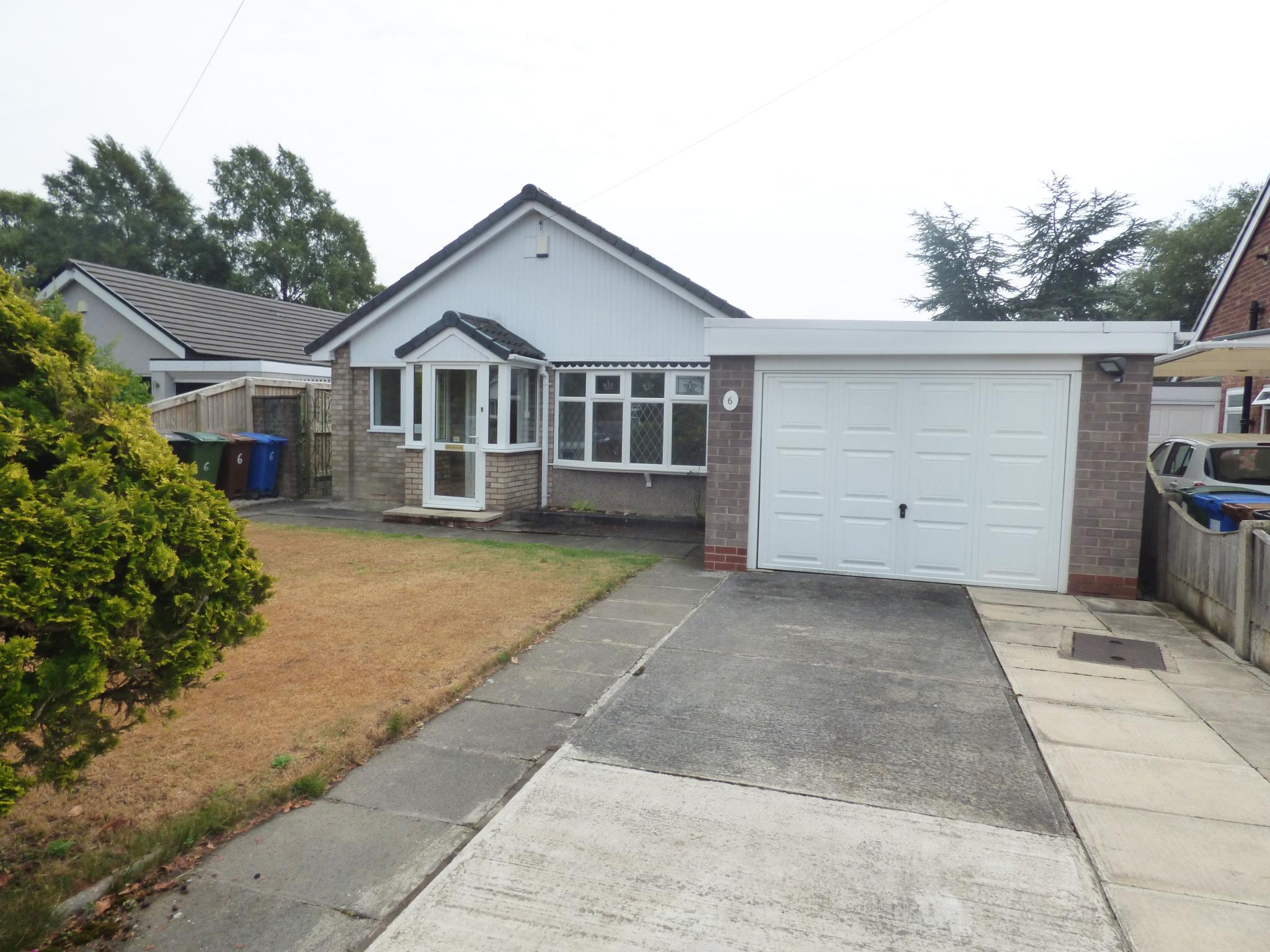 4 Bed Detached Bungalow For Sale - Photograph 1
