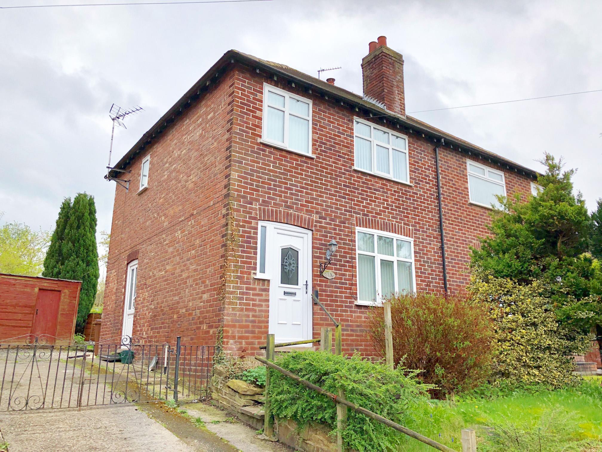 3 Bed Semi-detached House To Rent - Photograph 1