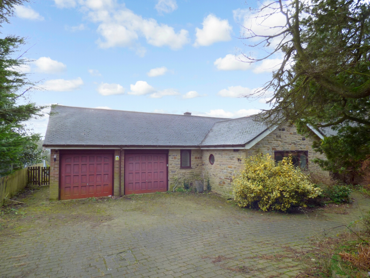 5 Bed Detached Bungalow Bungalow For Sale - Main Image