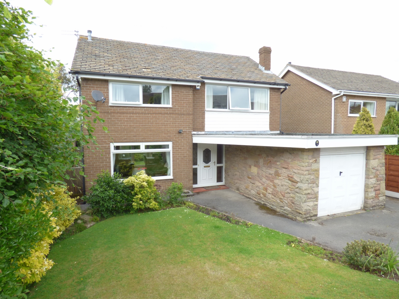 4 Bed Detached House For Sale - Main Image